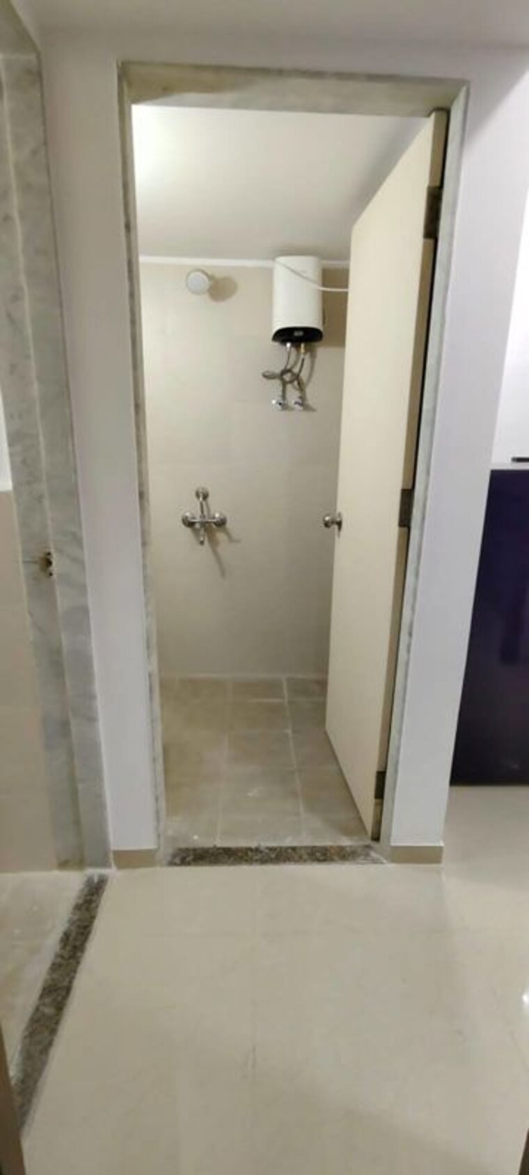 Bathroom, adinath-apartment-grant-road 1 Bedroom 500 Sq.Ft. Apartment In Grant Road Mumbai 10644558