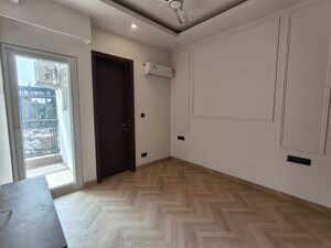 Room in 3 BHK Apartment at Raj One Good Earth, Sector 71 – for Rent