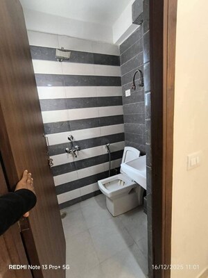 Staircase in 2 BHK Apartment at Sainik Farm – for Rent