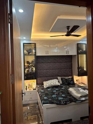 Bedroom in 1 BHK Apartment at Sainik Farm – for Rent