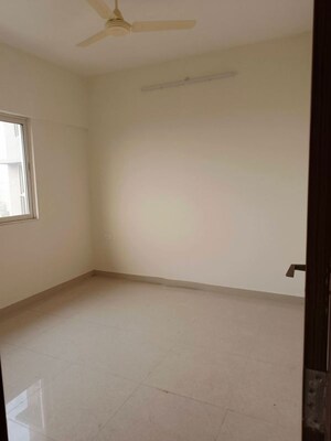 Room in 2 BHK Apartment at Omkar Signet, Malad East – for Rent
