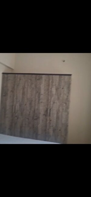 Room in 4 BHK Apartment at The Blue Diamond, Mulund West – for Rent