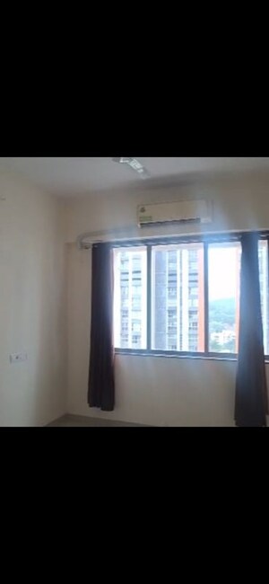 Room in 4 BHK Apartment at The Blue Diamond, Mulund West – for Rent