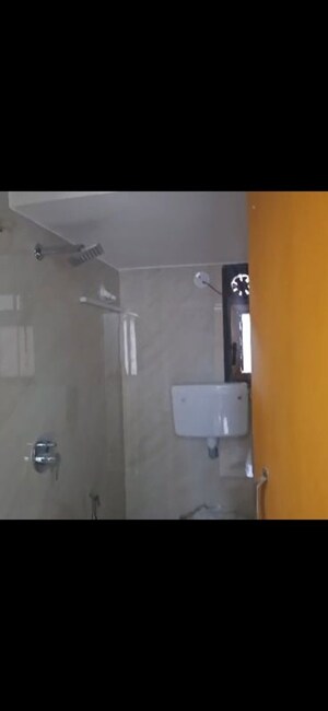 Furnished Amenities in 4 BHK Apartment at The Blue Diamond, Mulund West – for Rent