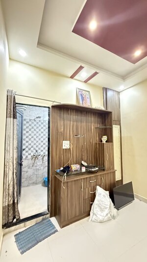 Room in 2.5 BHK Builder Floor at Vinay Nagar – for Rent