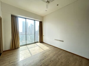 Room in 4 BHK Apartment at Rustomjee Crown, Prabhadevi – for Rent