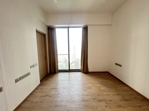 Room in 4 BHK Apartment at Rustomjee Crown, Prabhadevi – for Rent