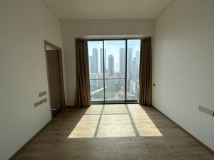 Room in 4 BHK Apartment at Rustomjee Crown, Prabhadevi – for Rent