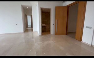 Room in 4 BHK Apartment at Rustomjee Crown, Prabhadevi – for Rent
