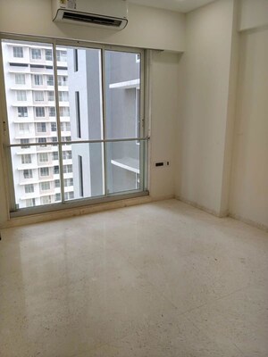Room in 4 BHK Apartment at Rustomjee Crown, Prabhadevi – for Rent