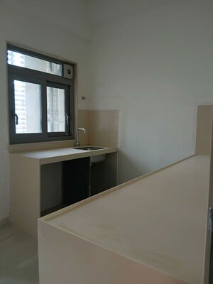 Room in 3 BHK Apartment at Piramal Mahalaxmi, Mahalaxmi – for Rent