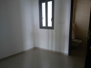 Room in 3 BHK Apartment at Piramal Mahalaxmi, Mahalaxmi – for Rent