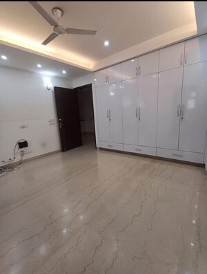 Master Bedroom in 3 BHK Builder Floor at Chittaranjan Park – for Rent