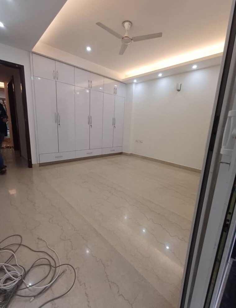Master Bedroom, chittaranjan park 3 Bedroom 160 Sq.Yd. Builder Floor In Chittaranjan Park Delhi 10382767