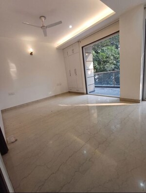 Master Bedroom in 3 BHK Builder Floor at Chittaranjan Park – for Rent