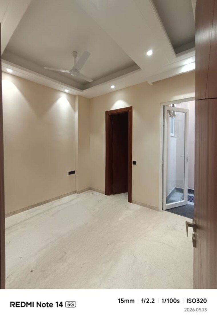 Master Bedroom, chittaranjan park 3 Bedroom 160 Sq.Yd. Builder Floor In Chittaranjan Park Delhi 10379009
