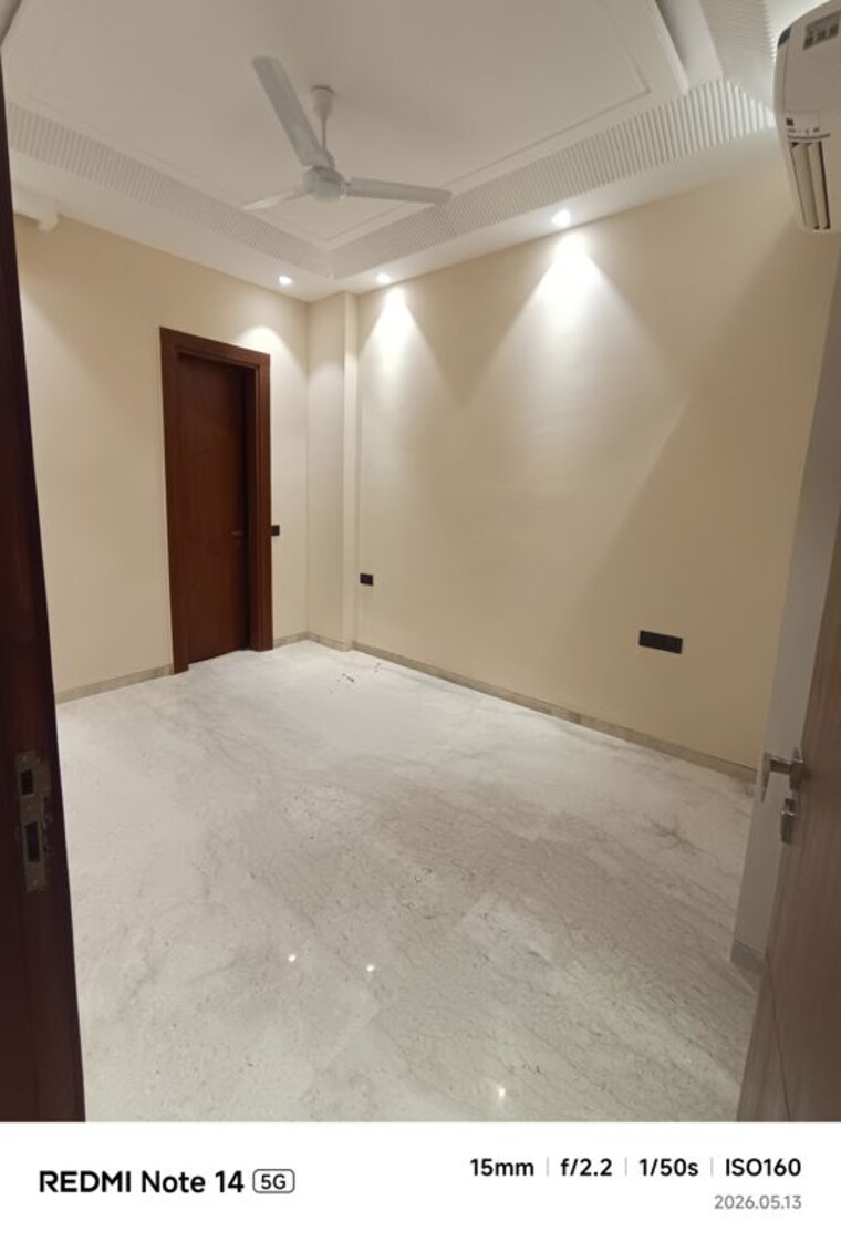 Master Bedroom, chittaranjan park 3 Bedroom 160 Sq.Yd. Builder Floor In Chittaranjan Park Delhi 10379009