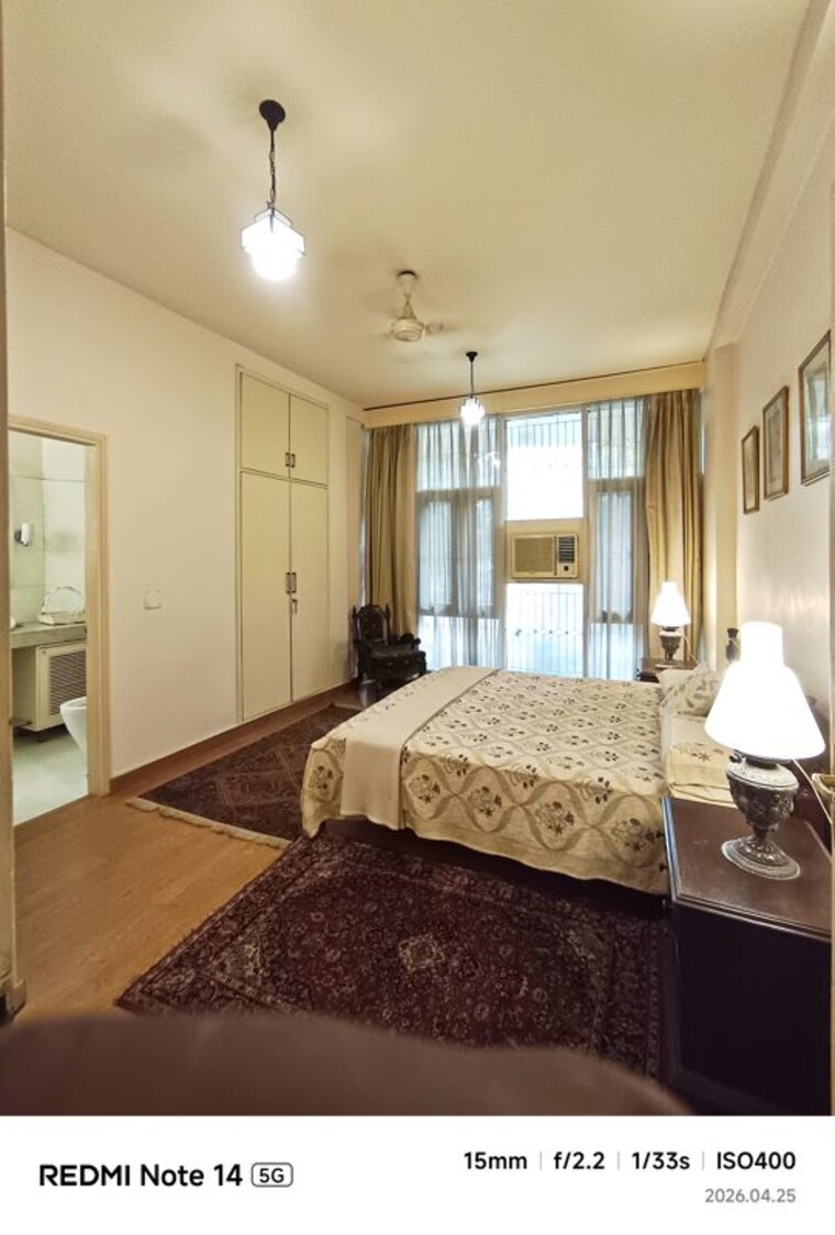 Master Bedroom, greater kailash i 3.5 Bedroom 500 Sq.Yd. Builder Floor In Greater Kailash I Delhi 10369962