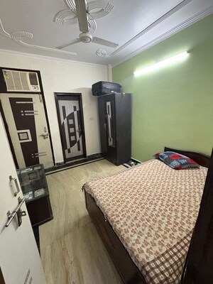 Master Bedroom in 2 BHK Builder Floor at Govindpuri – for Rent