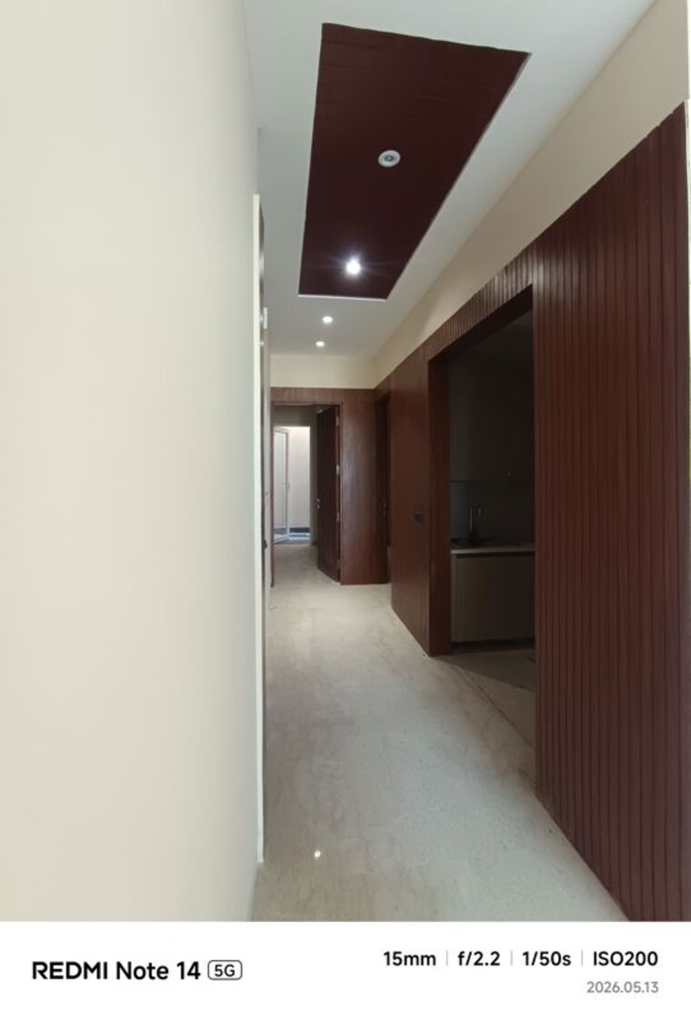 Lobby, chittaranjan park 3 Bedroom 160 Sq.Yd. Builder Floor In Chittaranjan Park Delhi 10372297