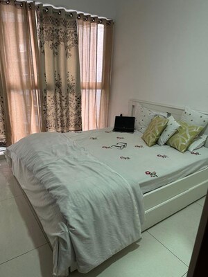 2 BHK Apartment For Rent in Amber Apartment Bandra, Bandra West