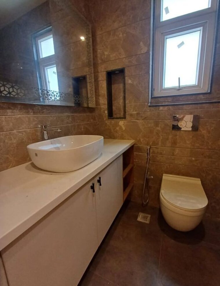 Attached Bathroom, kalkaji 3 Bedroom 200 Sq.Yd. Builder Floor In Kalkaji Delhi 10372877