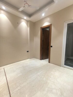 Bedroom in 3 BHK Builder Floor at Chittaranjan Park – for Rent
