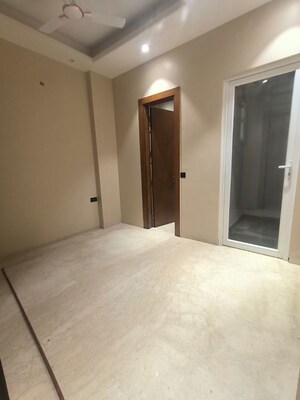 Bedroom in 3 BHK Builder Floor at Chittaranjan Park – for Rent