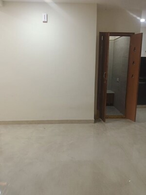 Room in 3 BHK Apartment at Alkapur Township – for Rent