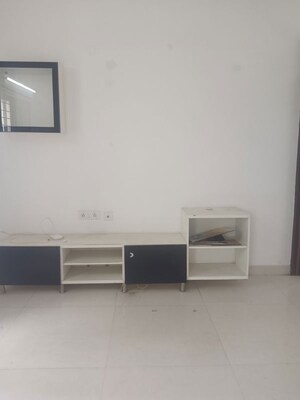 Furnished Amenities in 3 BHK Apartment at Manikonda – for Rent