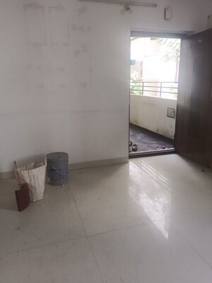 Room in 3 BHK Apartment at Manikonda – for Rent