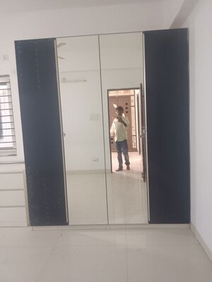 Furnished Amenities in 3 BHK Apartment at Manikonda – for Rent