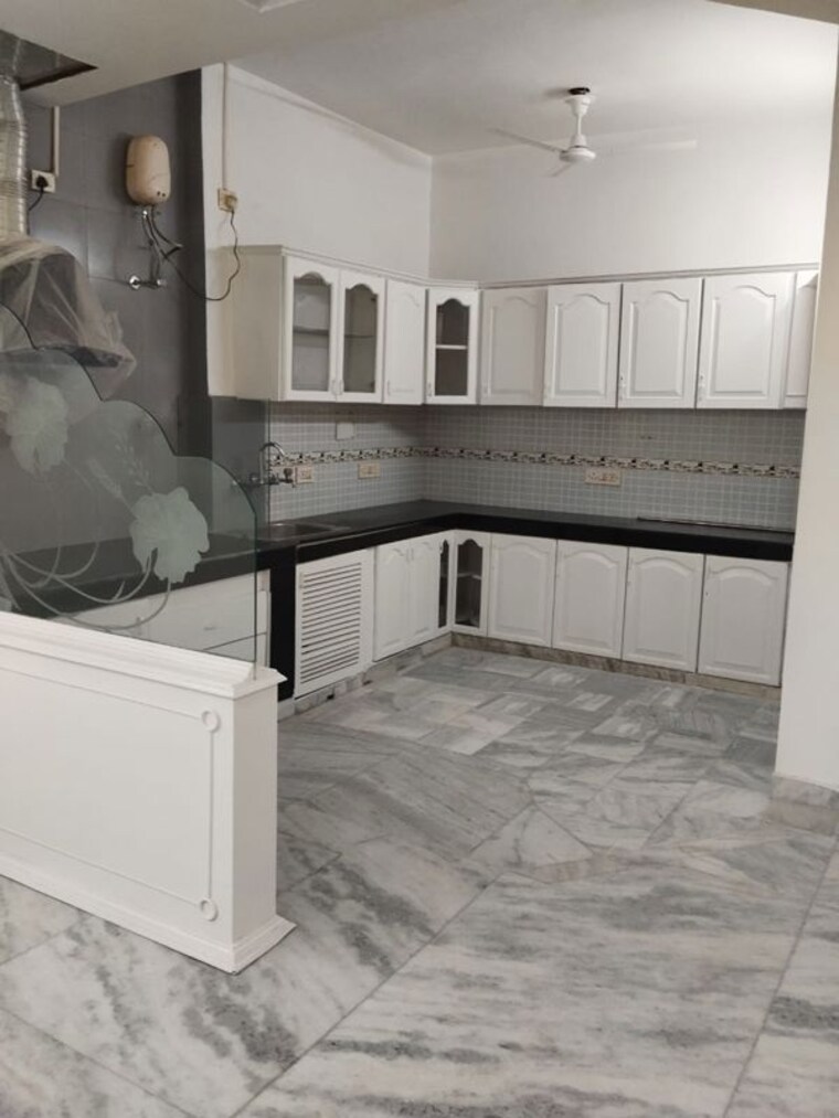 Kitchen, navjeevan vihar 3 Bedroom 2200 Sq.Ft. Builder Floor In Navjeevan Vihar Delhi 10644707
