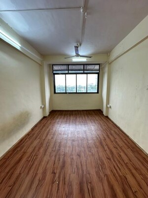 Room in 1 BHK Apartment at Uday Rekha Apartment, Andheri West – for Rent