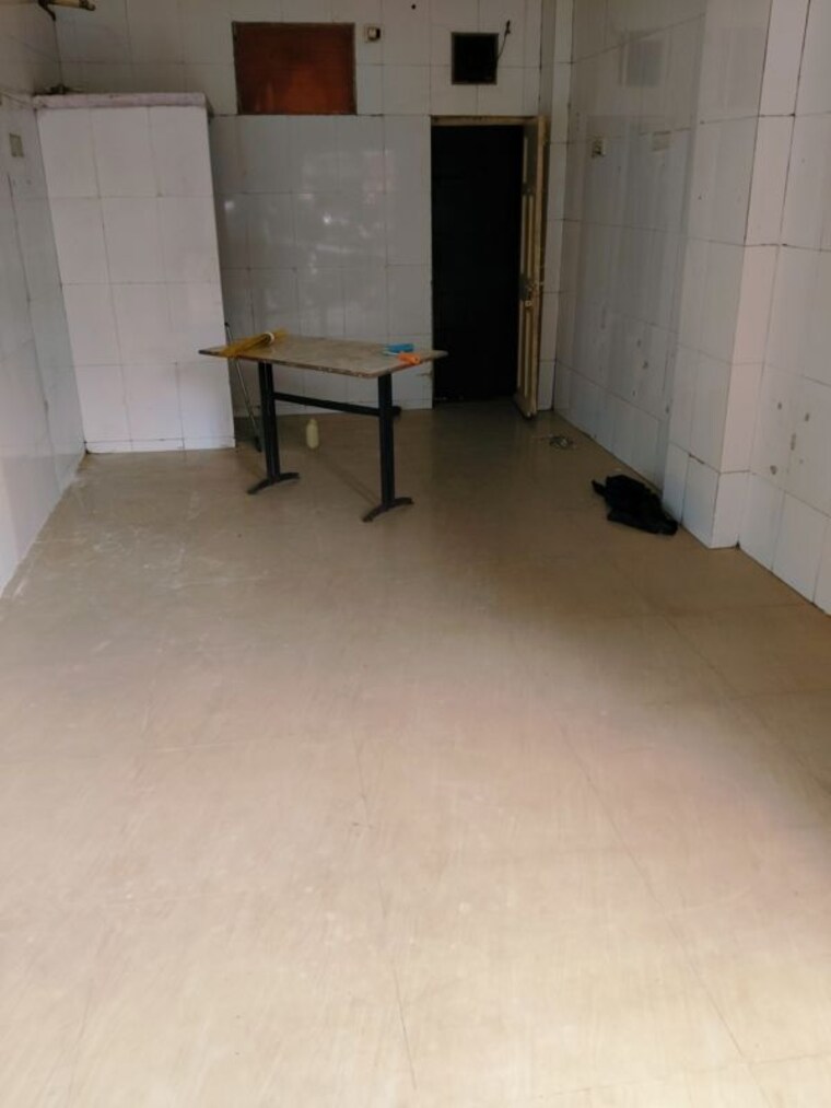 Room, ruchi-apartment-bhayandar-west Commercial Shop 300 Sq.Ft. In Bhayandar West Thane 10644747
