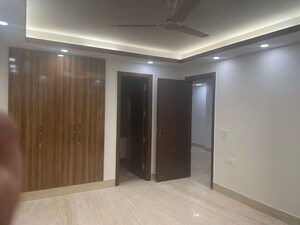 Room in 5 BHK Builder Floor at Suncity Essel Tower, Sector 28 – for Rent