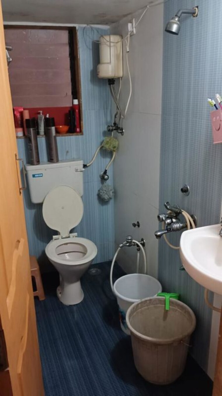Bathroom, sukh-raj-apartment 1 Bedroom 350 Sq.Ft. Apartment In Malad West Mumbai 10644791