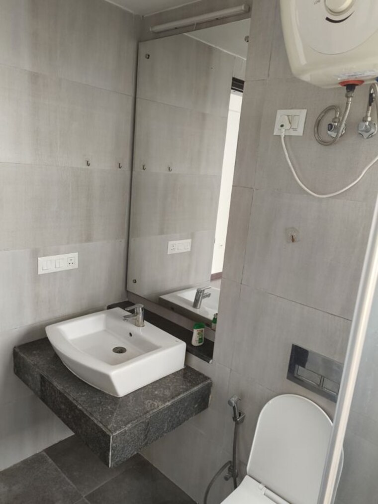 Bathroom, microtek-greenburg 3.5 Bedroom 1895 Sq.Ft. Apartment In Sector 86 Gurgaon 10644776