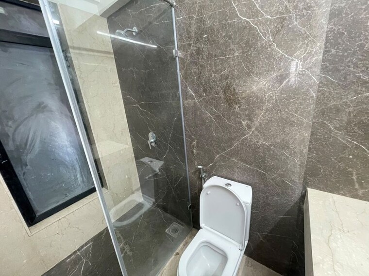 Bathroom, piramal-aranya 2 Bedroom 600 Sq.Ft. Apartment In Byculla Mumbai 10644805