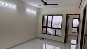 Room in 2 BHK Apartment at Piramal Aranya, Byculla – for Rent