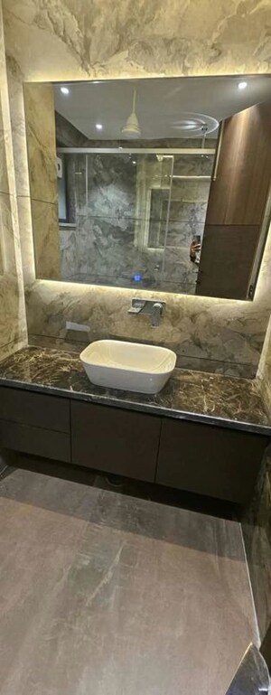 Bathroom in 5 BHK Builder Floor at Suncity Essel Tower, Sector 28 – for Rent