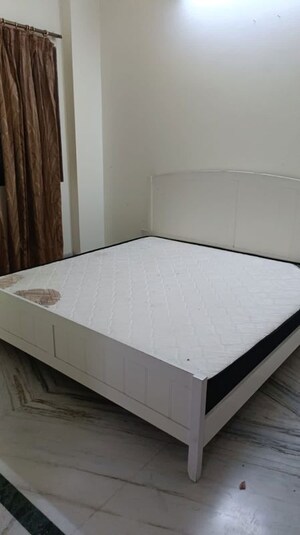 Kitchen in 3 BHK Builder Floor at Suncity Essel Tower, Sector 28 – for Rent