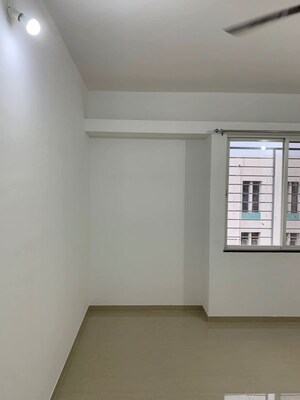 Room in 2 BHK Apartment at Manav Wild Woods, Wagholi – for Rent