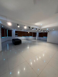 Showroom For Rent in Shalimar Bagh
