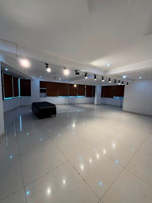  Showroom For Rent in Shalimar Bagh