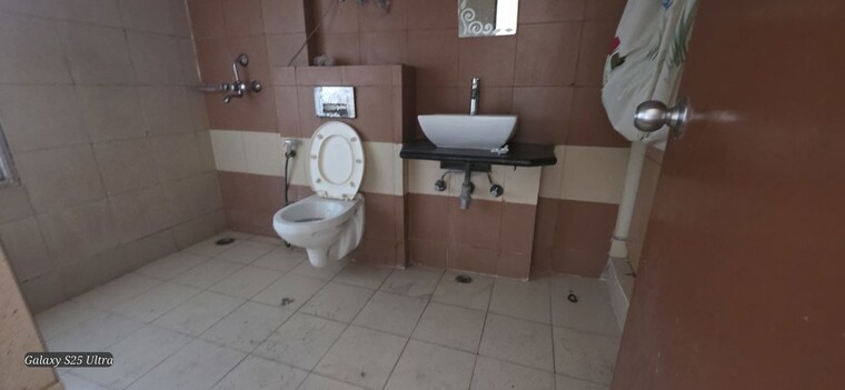 Bathroom, mahagun-mywoods 3 Bedroom 1520 Sq.Ft. Apartment In Sector 16c Greater Noida Greater Noida 10644865