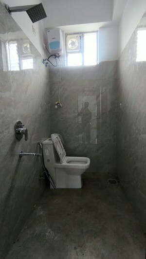 Bathroom in 3 BHK Apartment at Sri Sai Nilayam Nanakramguda, Nanakramguda – for Rent
