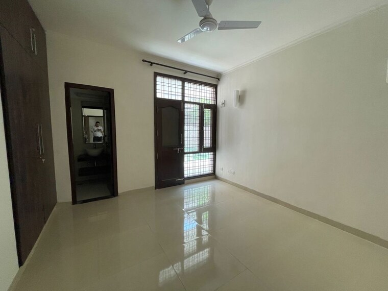 Room, suncity-essel-tower 3 Bedroom 1317 Sq.Ft. Builder Floor In Sector 28 Gurgaon 10644924