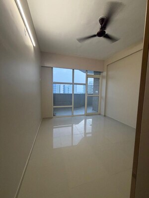 Room in 2 BHK Apartment at Pyramid Midtown, Sector 59 – for Rent