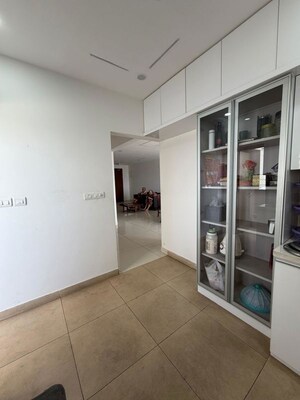 Room in 3.5 BHK Apartment at Prestige Tranquil, Kokapet – for Rent